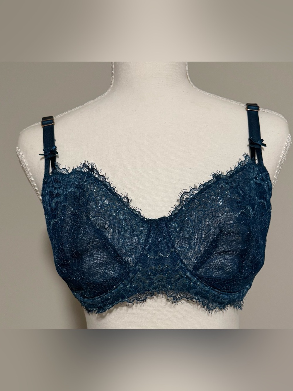 VICTORIA’S SECRET Dream Angels Dark Emerald Shimmer Lace Underwire Bra 32DD